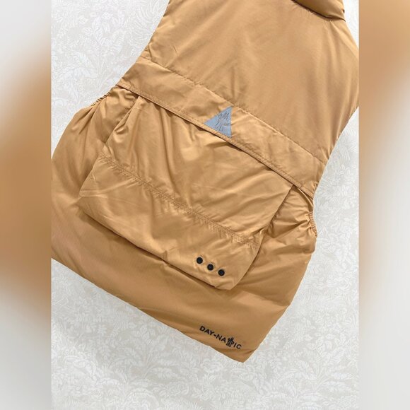 Moncler tongass down field vest - brown - Picture 11 of 12